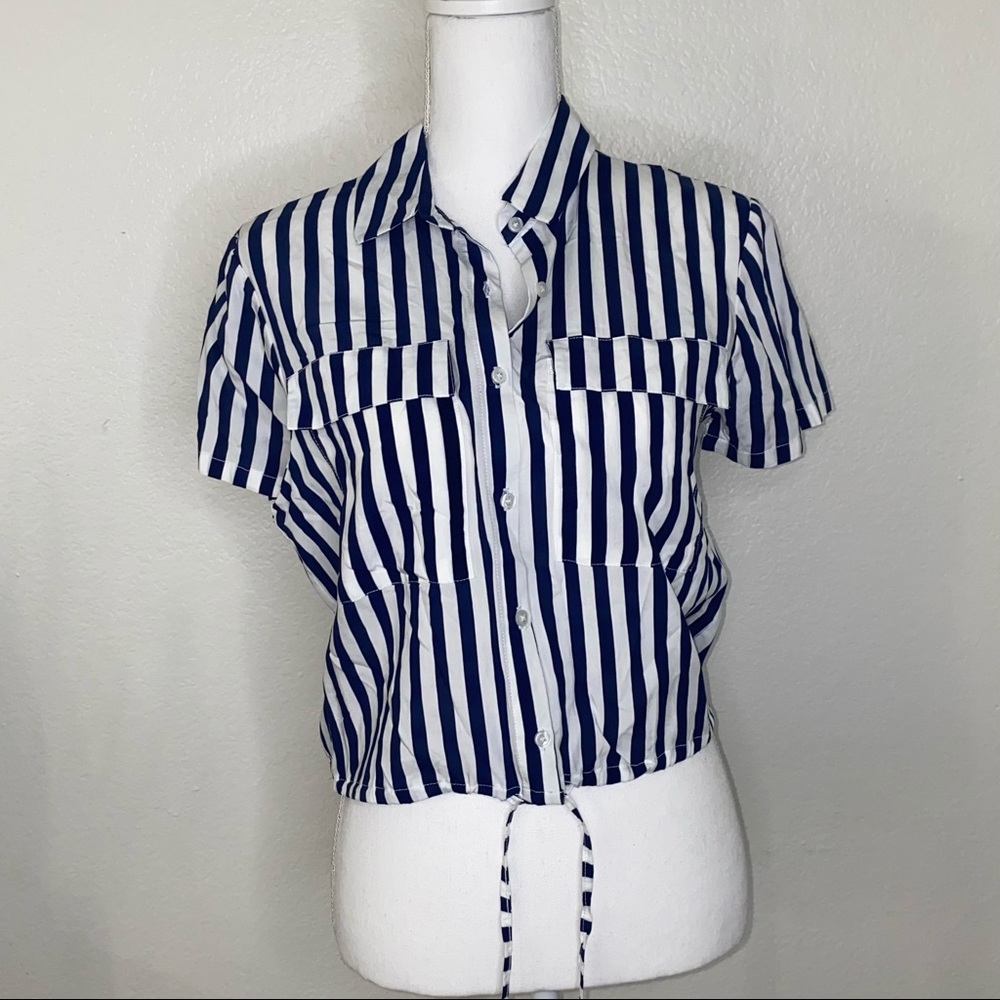 Pull & Bear Striped Blue and White button down top - Picture 4 of 4